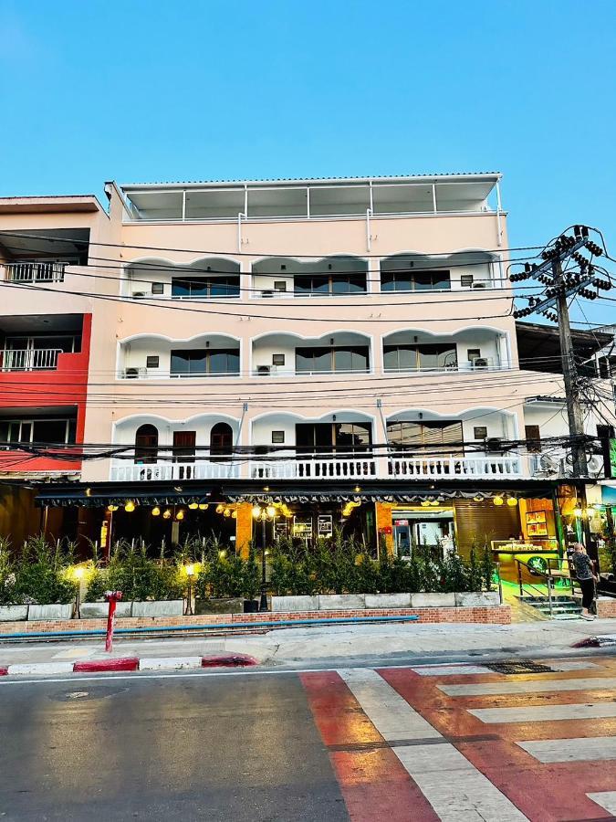 Lime Hotel Patong Екстер'єр фото