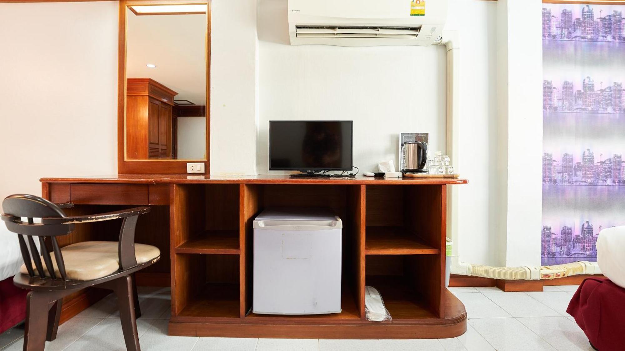 Lime Hotel Patong Номер фото