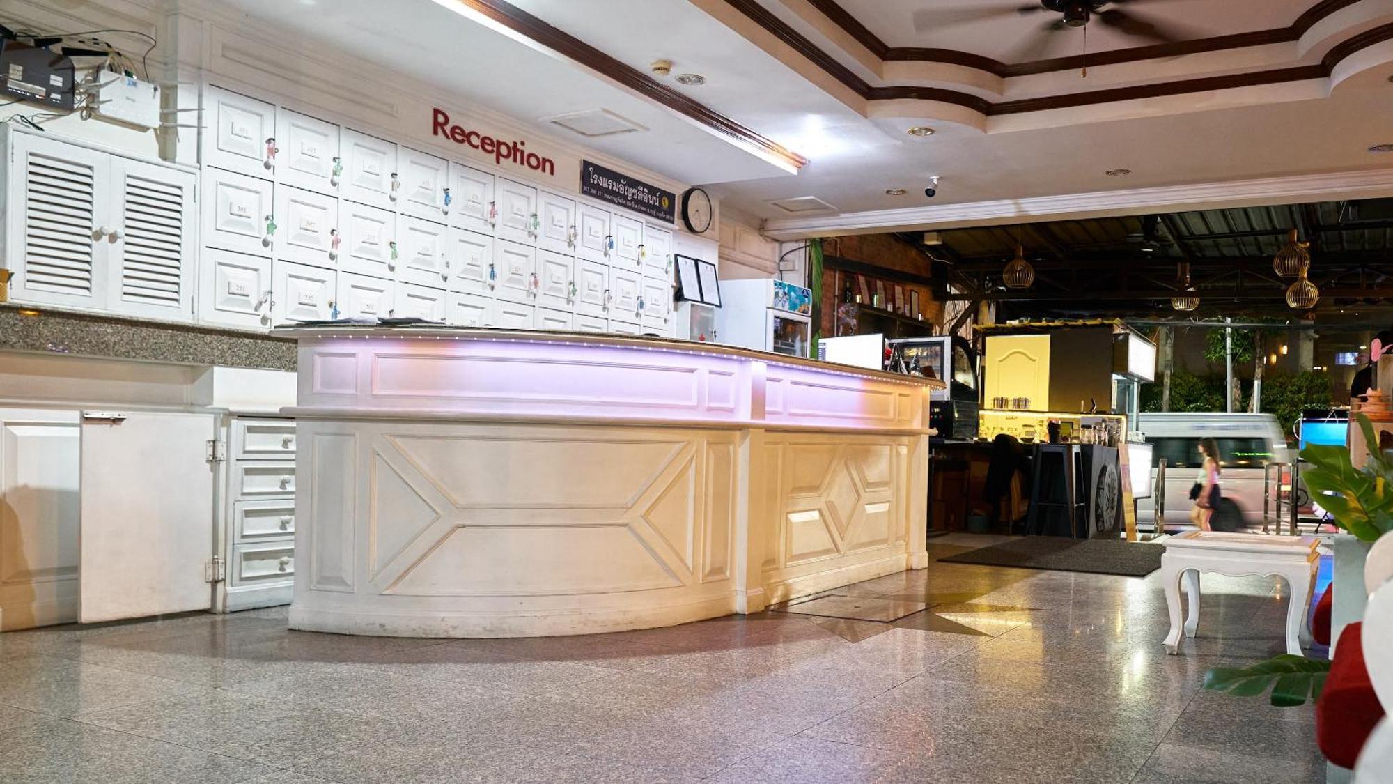 Lime Hotel Patong Екстер'єр фото