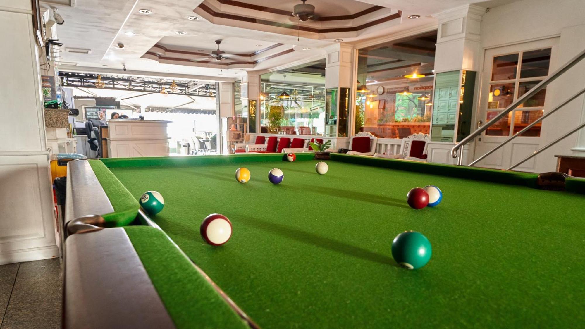 Lime Hotel Patong Екстер'єр фото