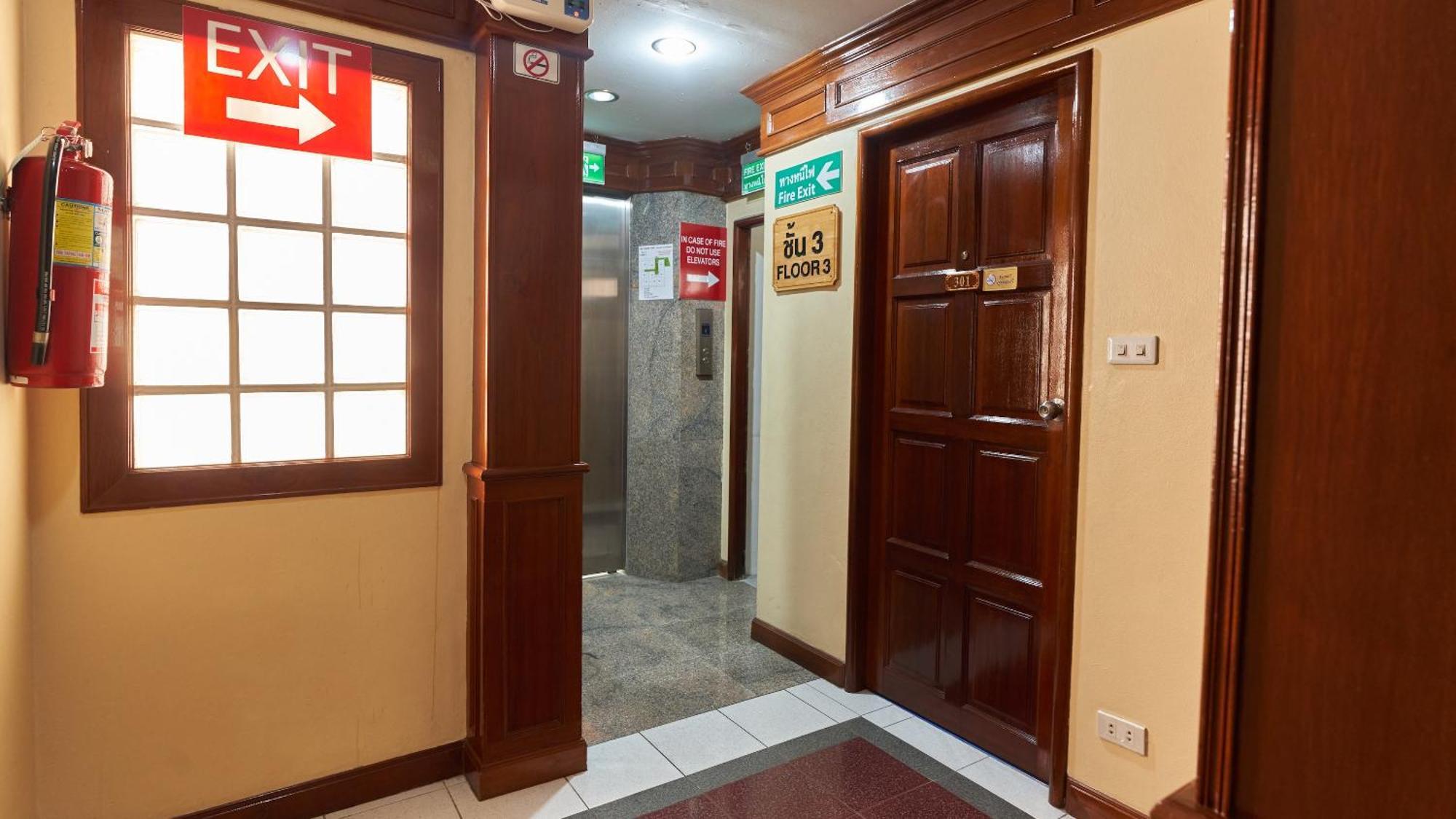Lime Hotel Patong Екстер'єр фото