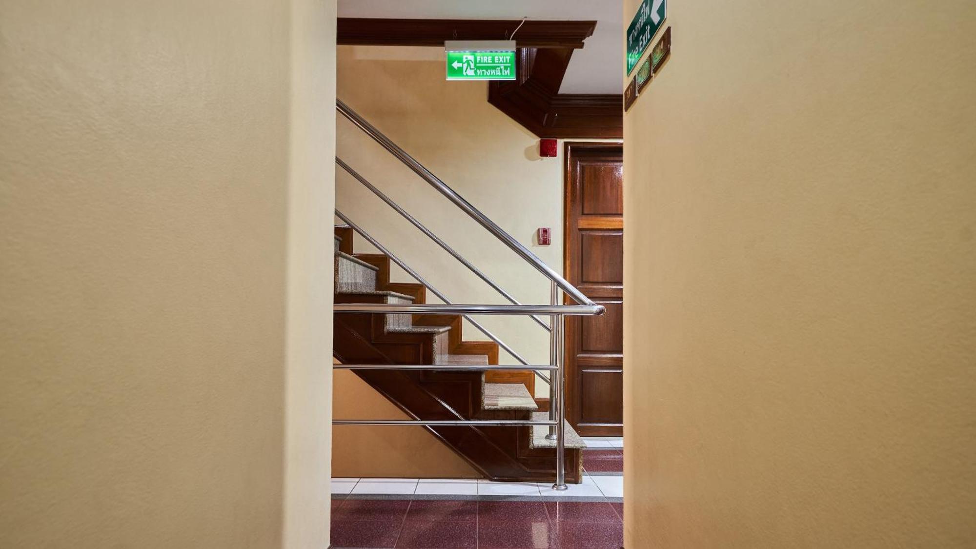Lime Hotel Patong Екстер'єр фото